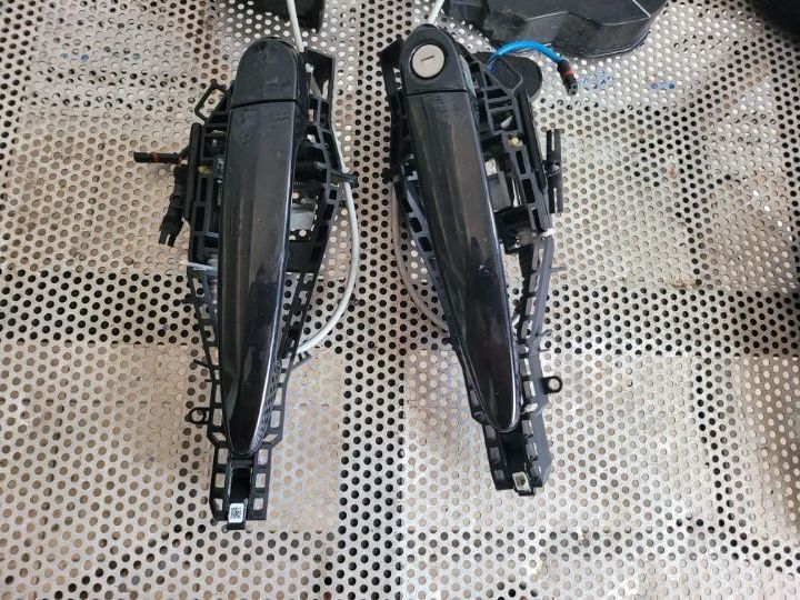 Maner Exterior Usa Cu Lumina Ambientala Bmw F20 F21 F22 F23 LCI An 2015-2019 Volan Stanga