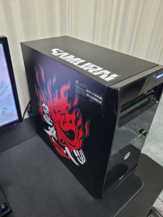 Игровой компьютер в комплекте (пк, монитор, клавиатура и мышь)