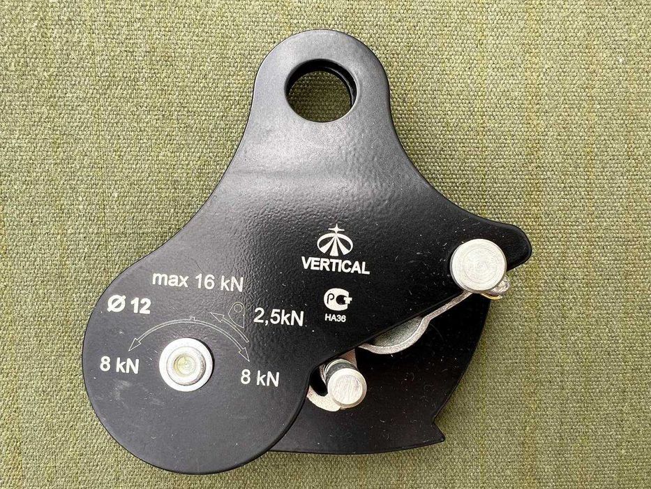 Блок-ролик с зажимом Вертикаль