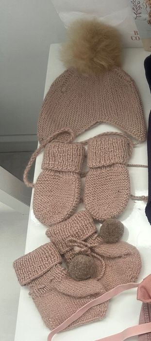 Бебешки лотчета шапки 0-6м