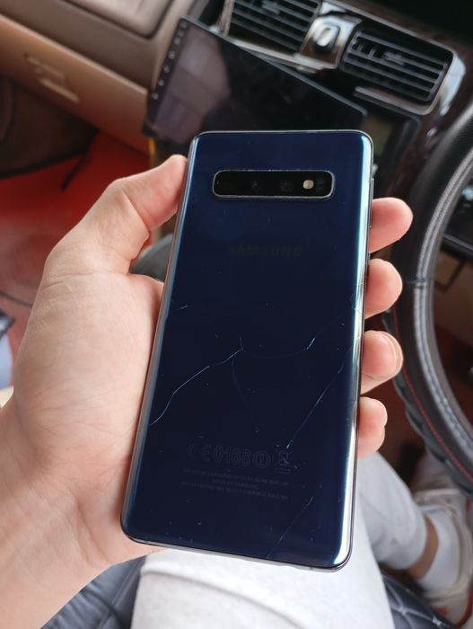 Самсунг S 10 память 128гб