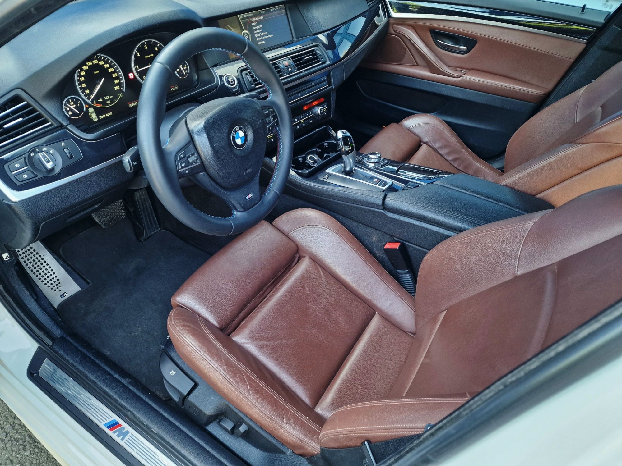 BMW 520d M Pachet automat diesel euro 5 jante xenon roti alb