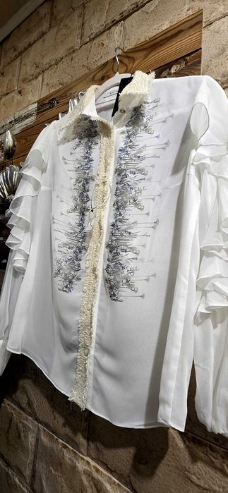 Риза и пола от букле Avin