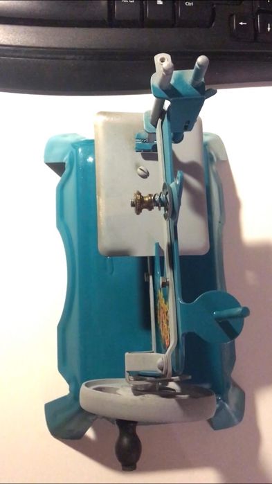 Masina de cusut vintage de colectie 1940 UNICAT, RESTAURATA TOTAL