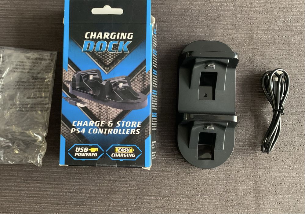 Зарядна станция за джойстици за Playstation 4, PS4, Плейстейшън 4