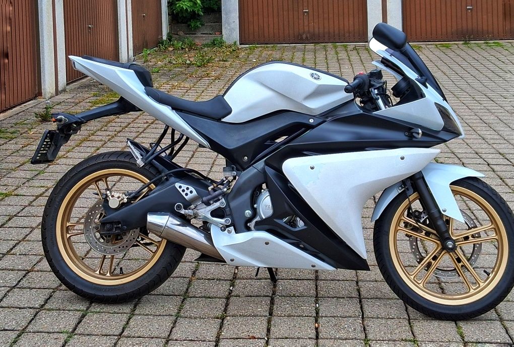 Yamaha yzf 125 yzfr125 cbr rc duke rs