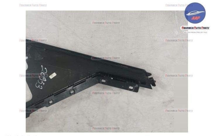 Орнамент Стълб Ц Външен За Врата Дясна Задна Оригинален Ланд Ровер / L