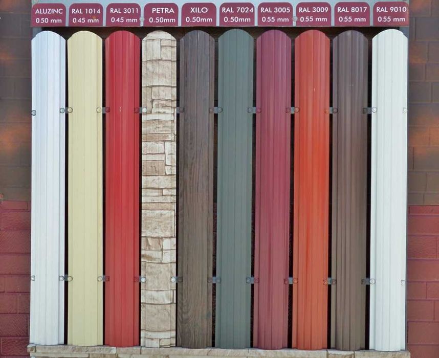 Garduri moderne tip jaluzea, sipca metalica, lemn,fier plasa bordurata