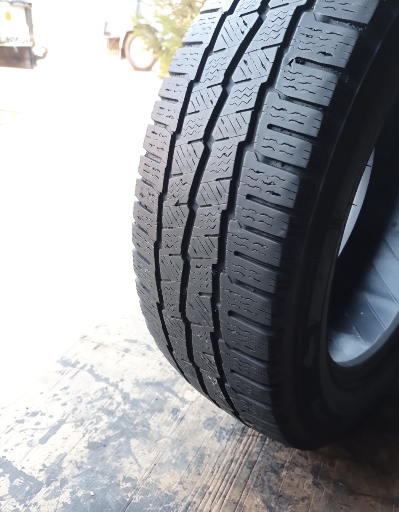 1 Anvelopa M/S Michelin 215 60 R17C  iarnă impecabilă profil 7.5 mm.