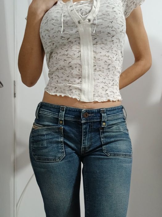 Blugi Diesel cu talie joasa xs-s