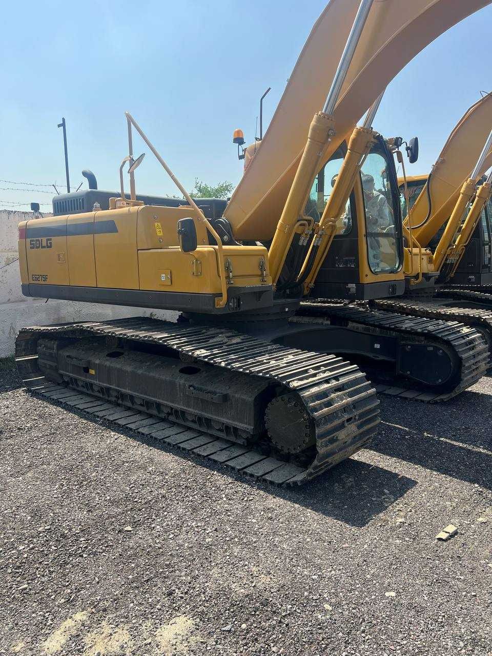 Гусеничные экскаватор E6215H 1,1м3 в наличии