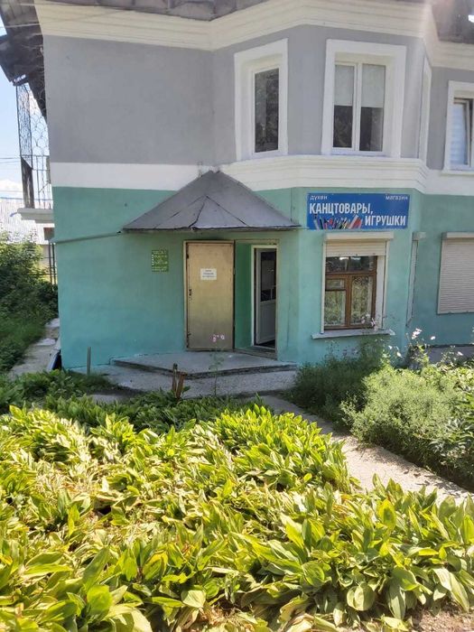 Продается действующий магазин  в центре города Алтай
