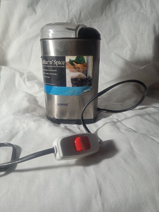 Кофемолка для кофе и специй.