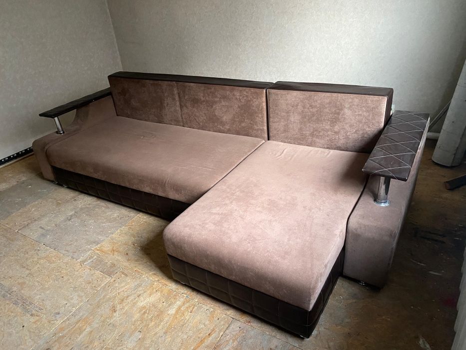 Углавой диванннн