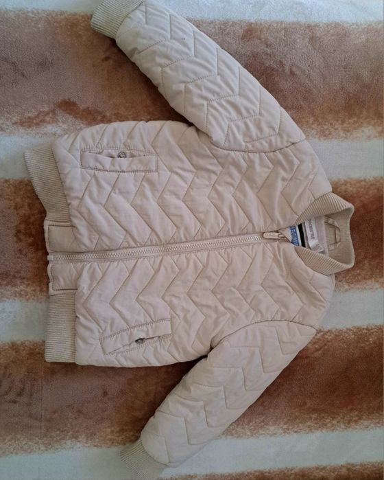 Geaca bombar crem varsta 3 ani