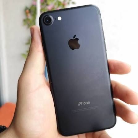 Iphone 7 128 GB ideal.