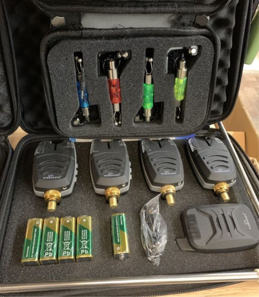 Set Avertizori 4 + 1 plus penar + Hangere 4 cu penar