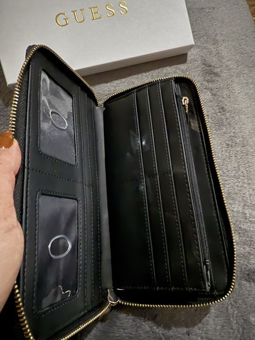 Дамски портфейл GUESS