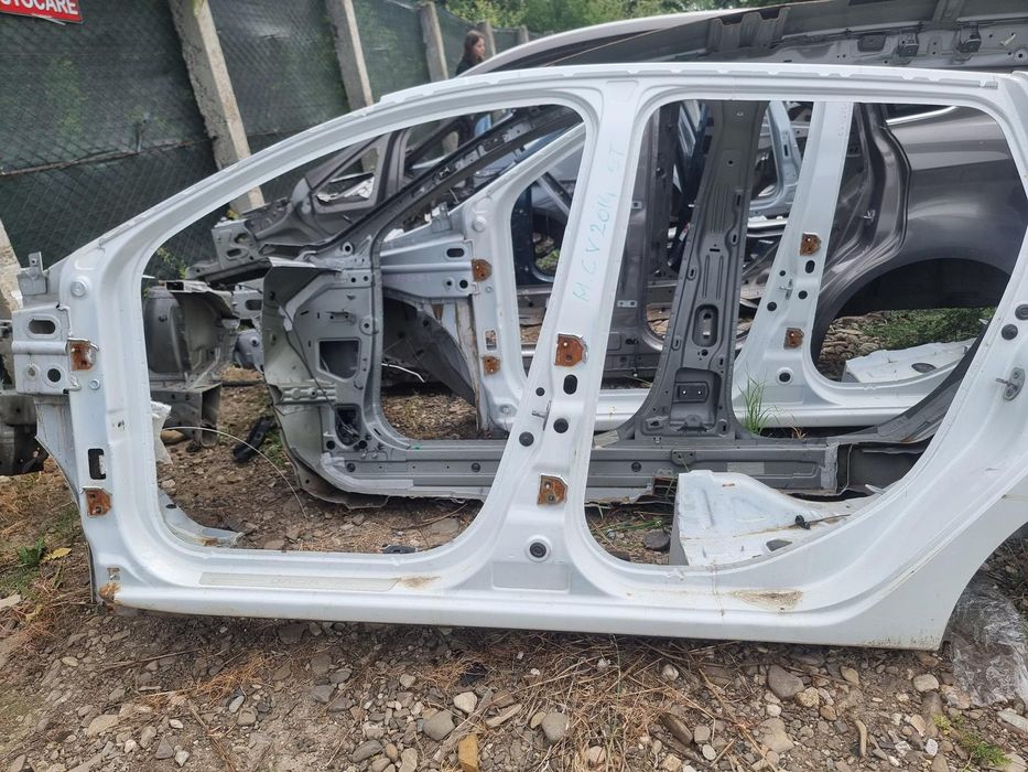 prag stanga tabla dacia logan mcv 1.5 motorina 2014