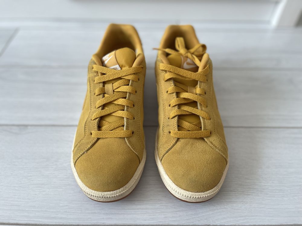 Дамски маратонки Nike Court Royale Suede размер 40.5