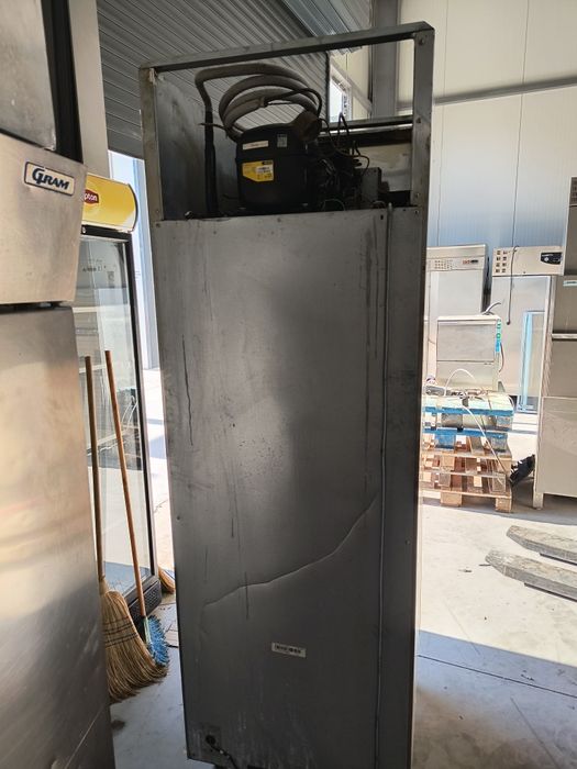 Вертикален Фризер -- 20 градуса