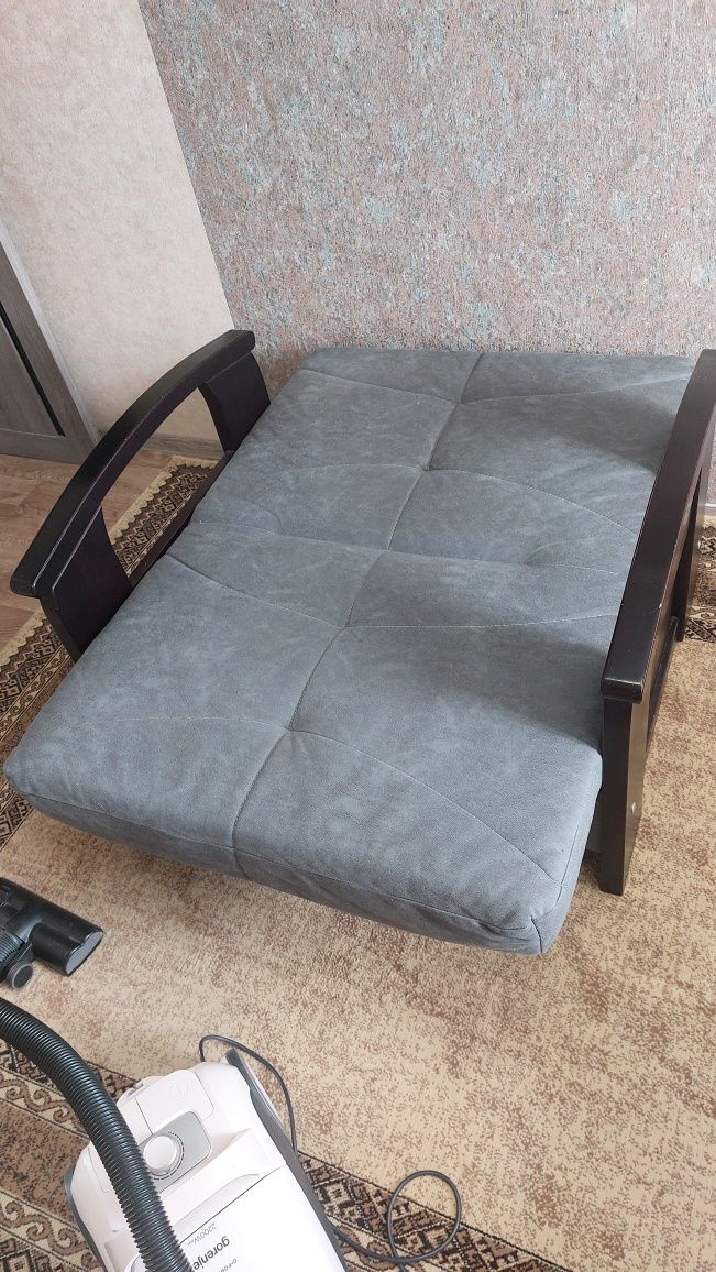 Продам кресло кровать в состоянии нового.