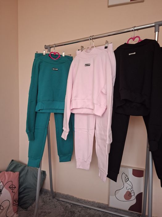 Дамски Спортни Екипи (S & M) - Идеалното Прилягане!