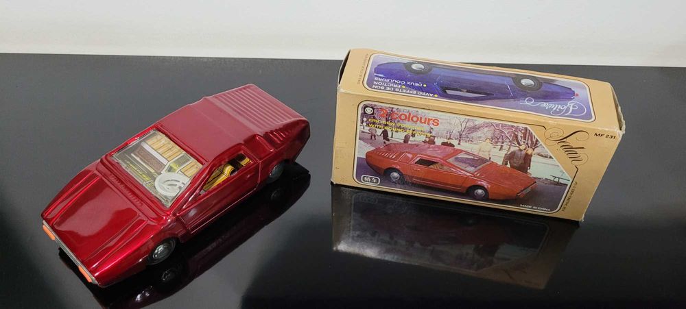 Masinuta veche din tabla - Lamborghini Lotus Metal Red MF 231