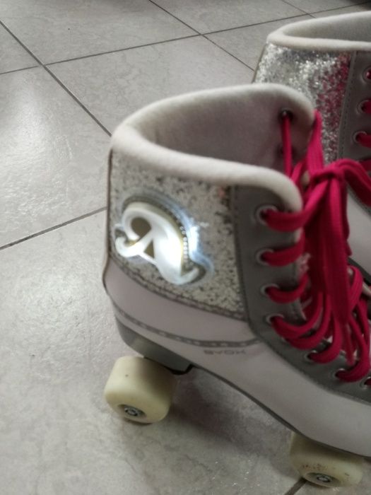 Ролкови кънки със светещи елементи