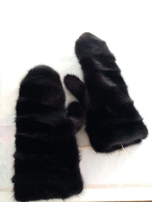 Продам варежки норковые