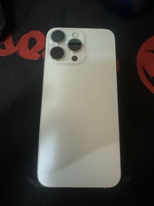 Vand iphone 15 pro max culoare alb 86% baterie