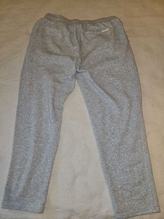 Продава се мъжко долнище "QUIKSILVER"