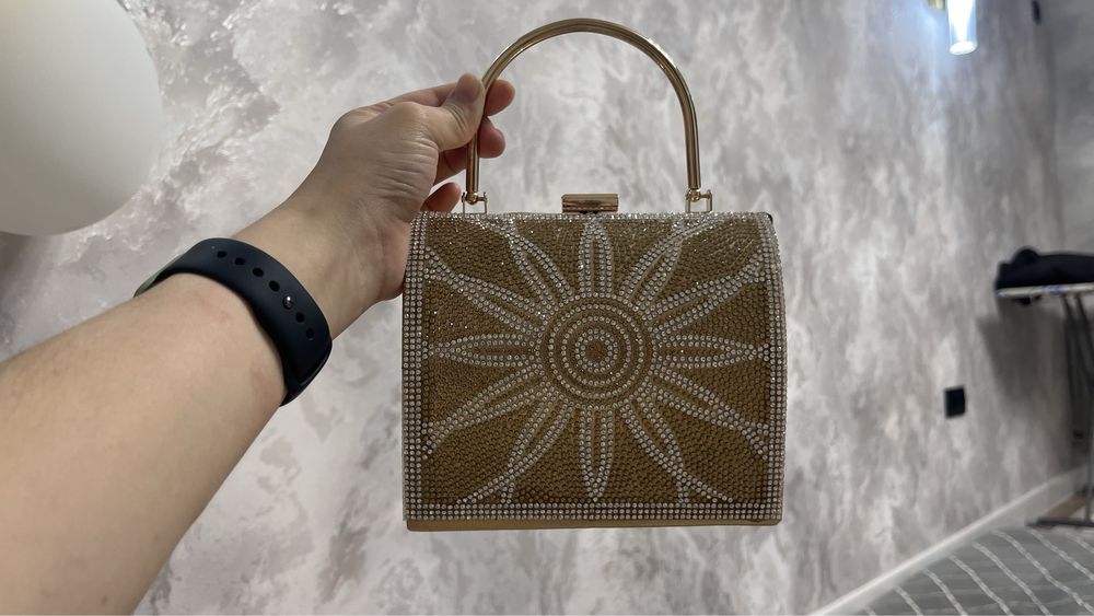 Сумка золотистая