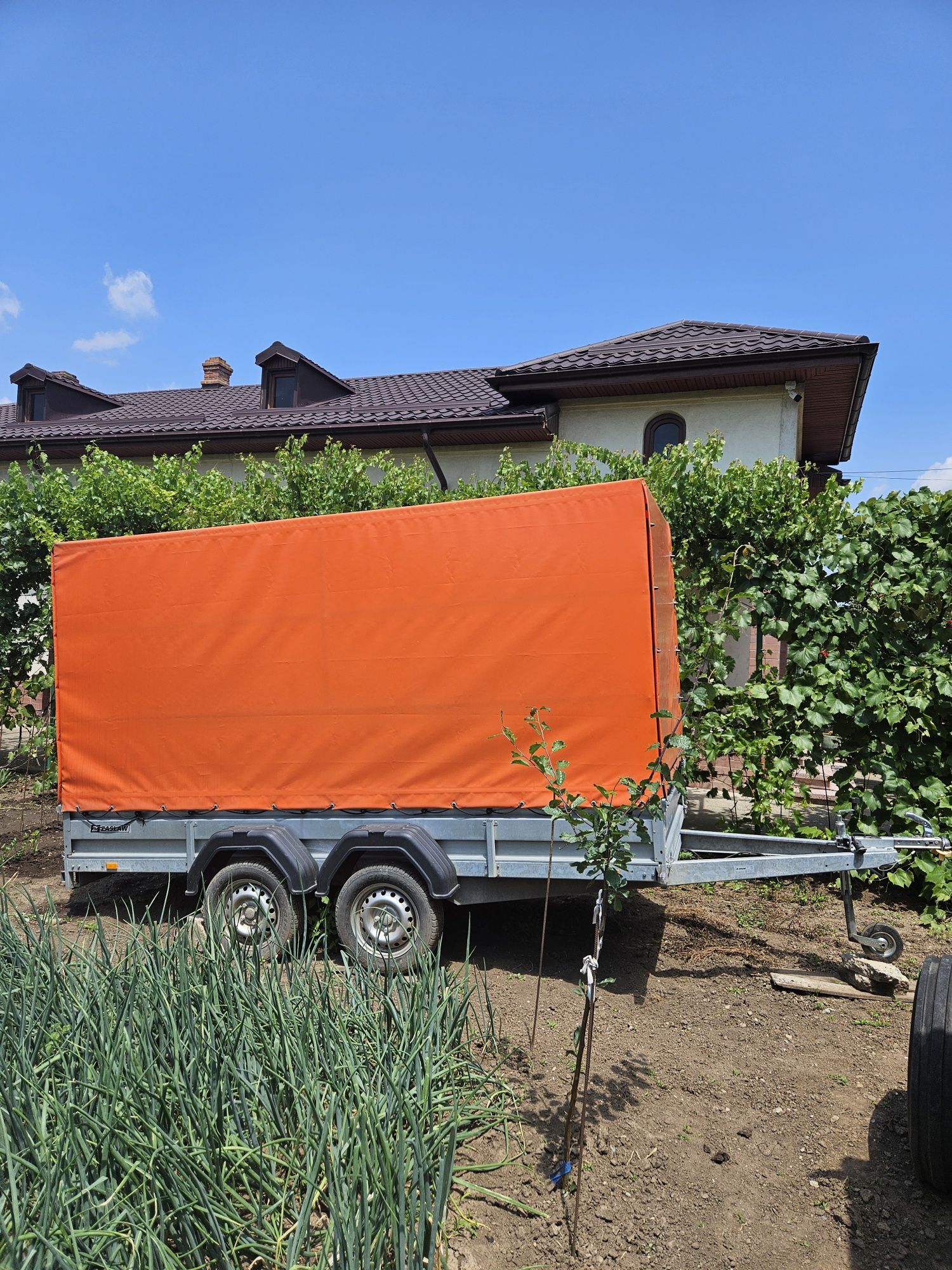 Vand Remorcă Zaslaw 750 kg pt 4 europaleti