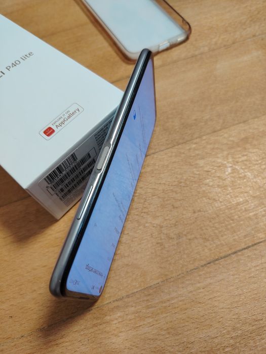 Vând Huawei p40 Lite