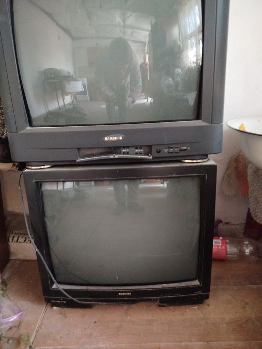 Телевизор б.у. работает или нет незнаю можно на запчасти