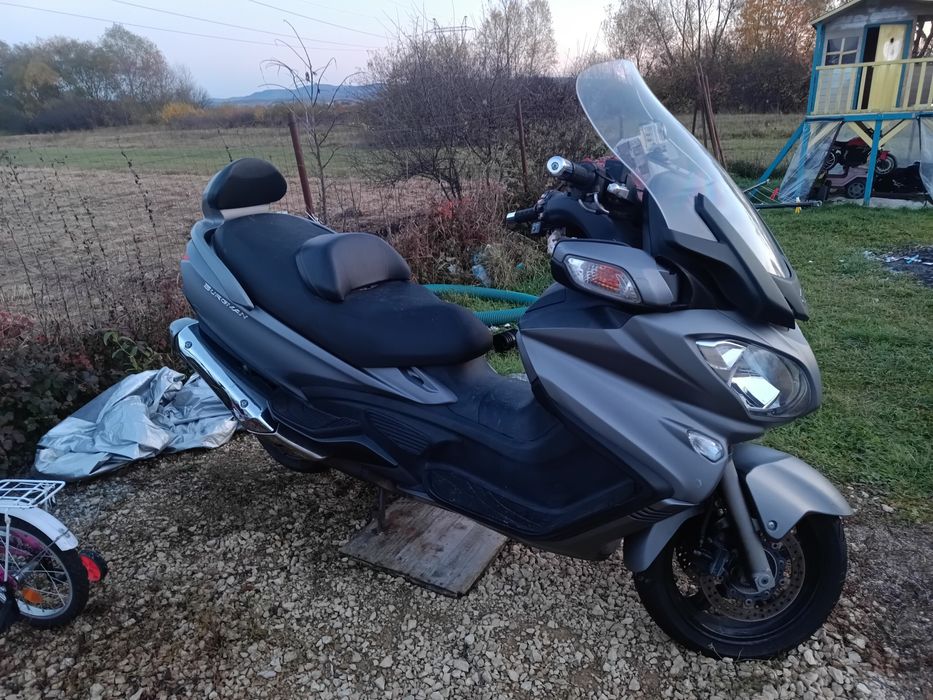 Suzuki Burgman executive 650