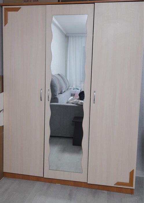 Срочно продам шкаф