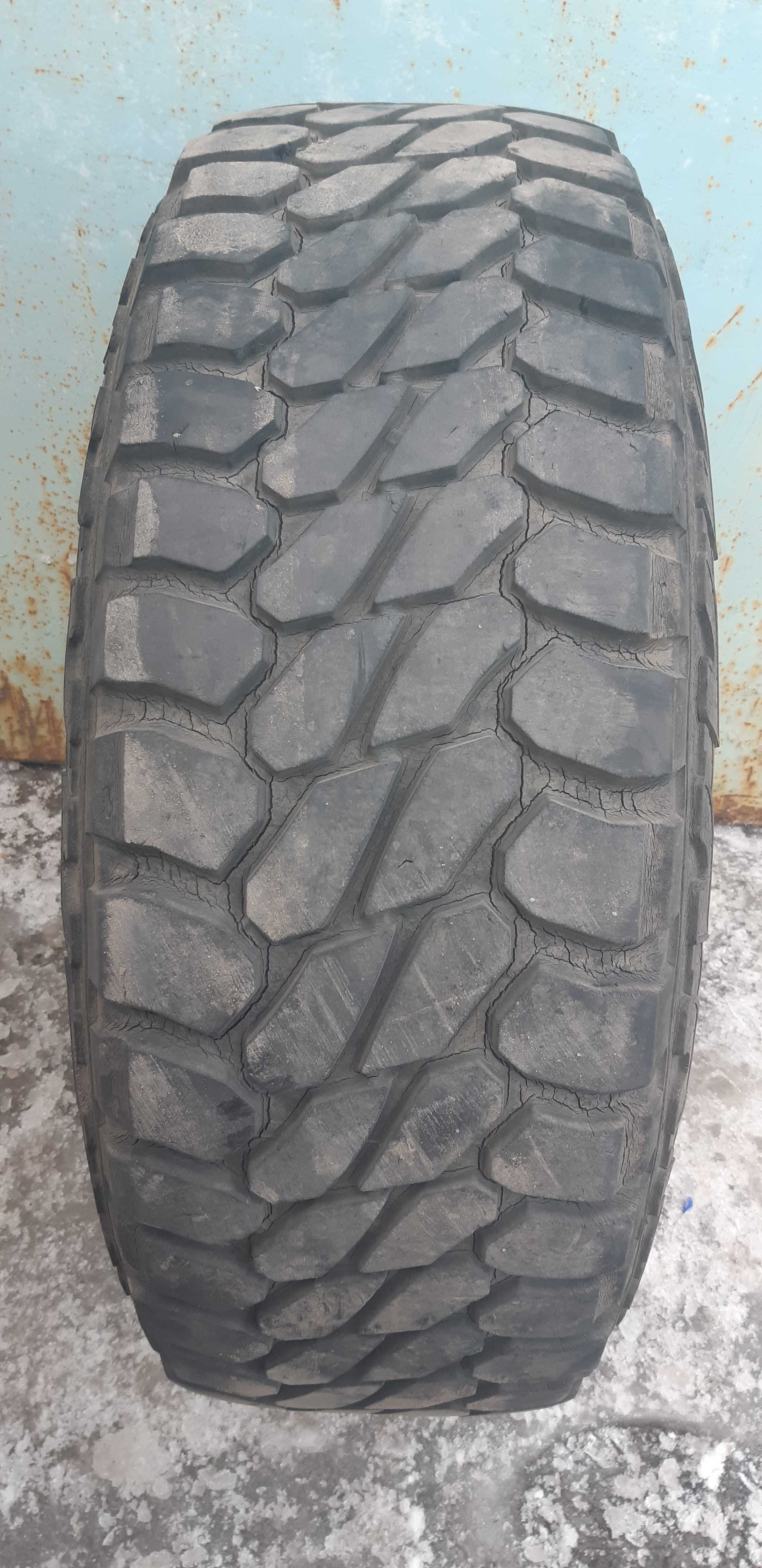 Pirelli scorpion MTR. 285/75/R16.