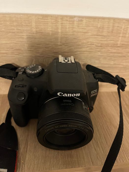 Vând aparat foto Canon