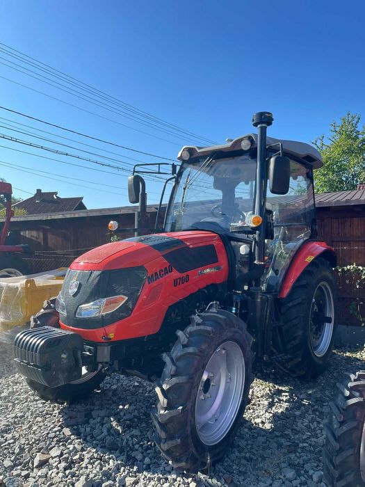 Tractor Universal Macao U700
