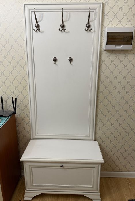 Продаю мебель в прихожую. Обувница+стойка для верхней одежды. Б/у