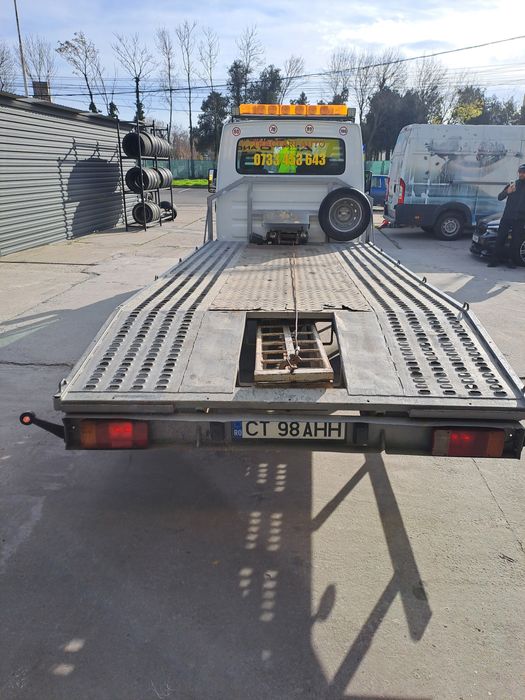 Vând platforma iveco