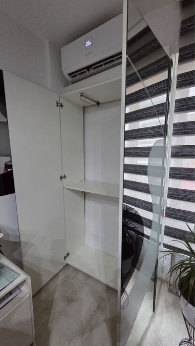 Dulap haine oglinda  latime 110 inaltime 205 adancime 42