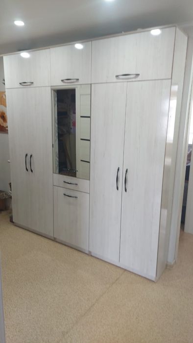 Продам шкаф для прихожей