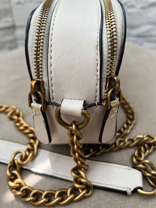 Бежева чанта guess