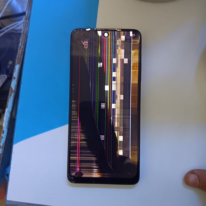 Redmi note 11 pro sotiladi ekran ketgan Vivo y 17 xam sotiladi
