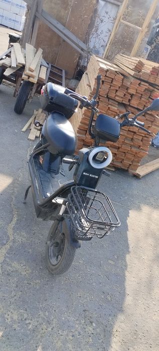 Electro skuter sotiladi