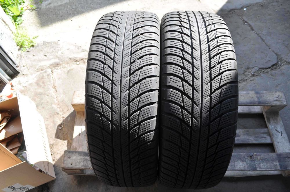 SET 2 Anvelope Iarna 205/60 R17 BRIDGESTONE Blizzak LM001 93H