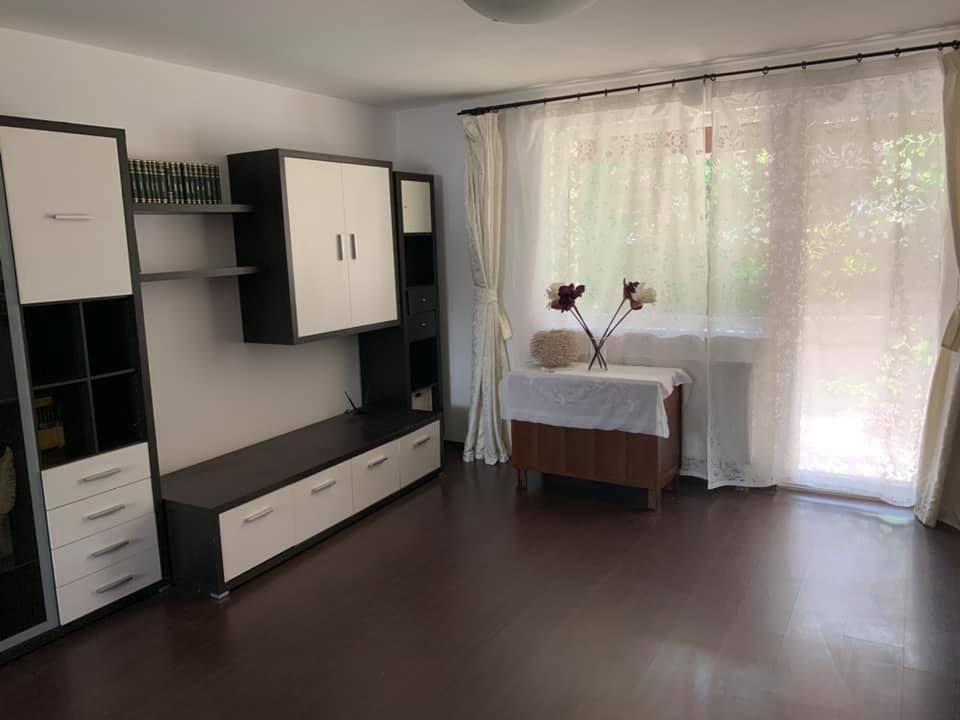 Inchiriez casa 80 m2 in Floresti